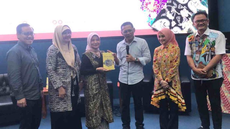 Buku “Canting Batik Handayani Geulis” Representasi Diplomasi Budaya Indonesia Launching di Perpustakaan Kota Bogor