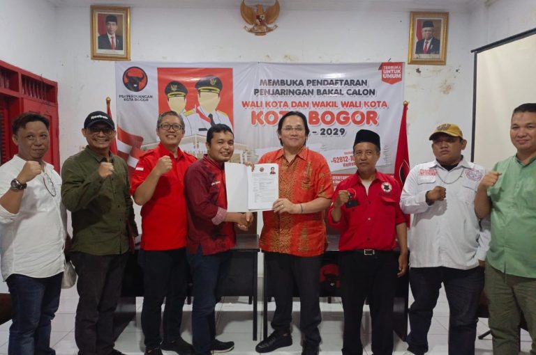 Farhat Abbas Daftar Jadi Bakal Calon Wali Kota Bogor Lewat PDIP