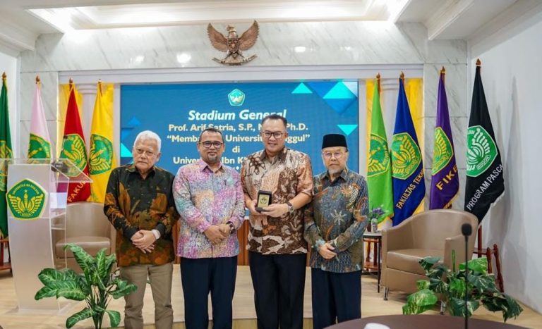 Kejar Akreditasi Unggul, UIKA Bogor Hadirkan Rektor IPB Arif Satria pada Stadium General