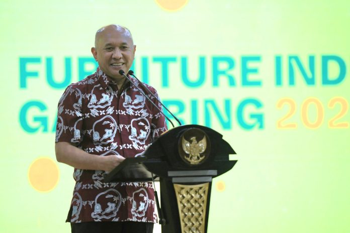 Dukung IFFINA 2024, MenKopUKM Tekankan Pentingnya Peningkatan Kualitas Industri Furnitur di Indonesia