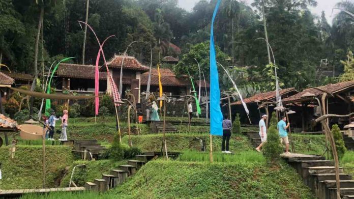 Ngopi Di Sawah, Tempat Wisata Kuliner Dengan View Pedesaan di Puncak Bogor