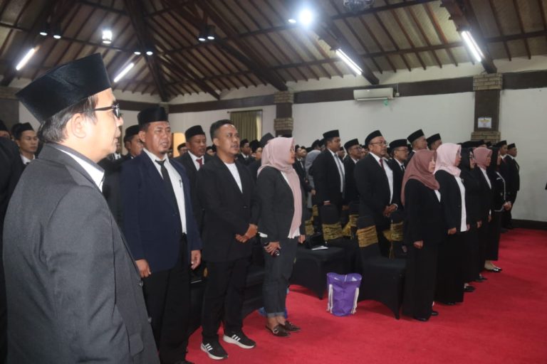 Pj. Bupati Lantik 120 Anggota Panwascam se-Kabupaten Bogor