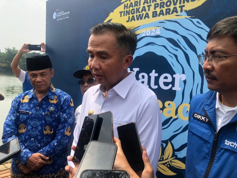 Peringati Hari Air Sedunia, Pj Gubernur Apresiasi Petugas Pintu Air dan Bendungan Se-Jawa Barat
