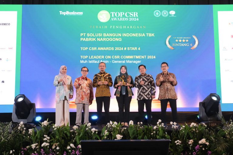 Perkuat Komitmen Pembangunan Berkelanjutan, Solusi Bangun Indonesia Pabrik Narogong Raih TOP CSR Awards 2024