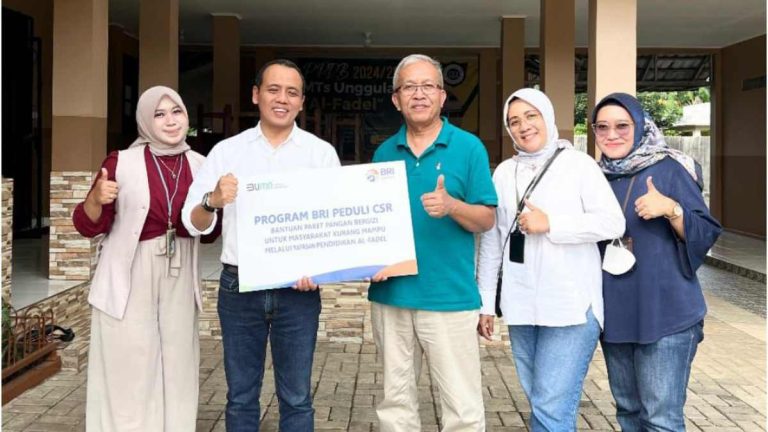 BRI Bogor Pajajaran Distribusikan 400 Paket Daging di Cigombong