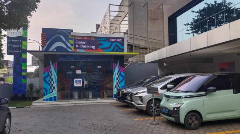 Kantor Cabang BRI Jakarta Ampera Menghadirkan Kemudahan Transaksi 24 Jam dengan Mesin Cash Recycle Machine (CRM)