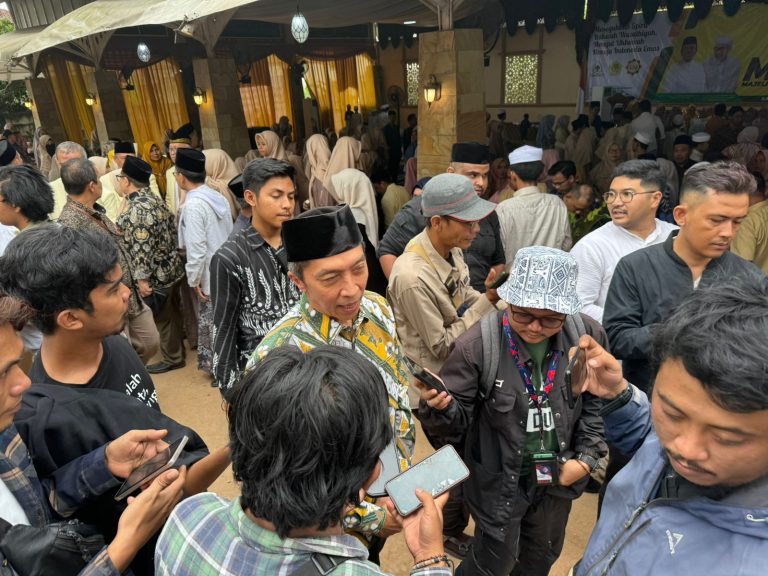 Sentil Dedie-Rusli, Airlangga Hartato Dukung di Pilwalkot Bogor? 