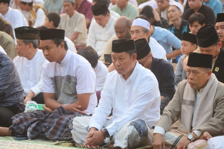 Pj Bupati Bogor Salat Idul Adha 1445 Hijriah Bersama Masyarakat, Sampaikan Pesan Ini