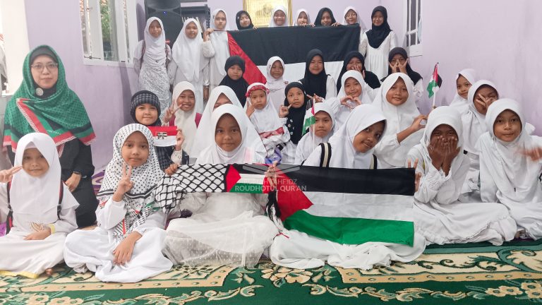 Rumah Tahfidz Roudhotul Qur’an Gelar Aksi Solidaritas untuk Palestina