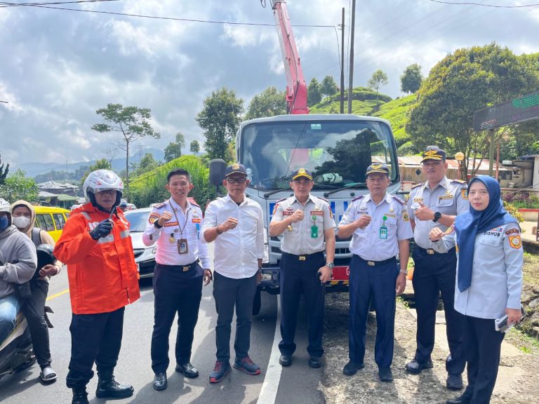 Tertibkan Parkir Liar di Puncak, Dishub Kabupaten Bogor Tambah Personel dan Jam Patroli