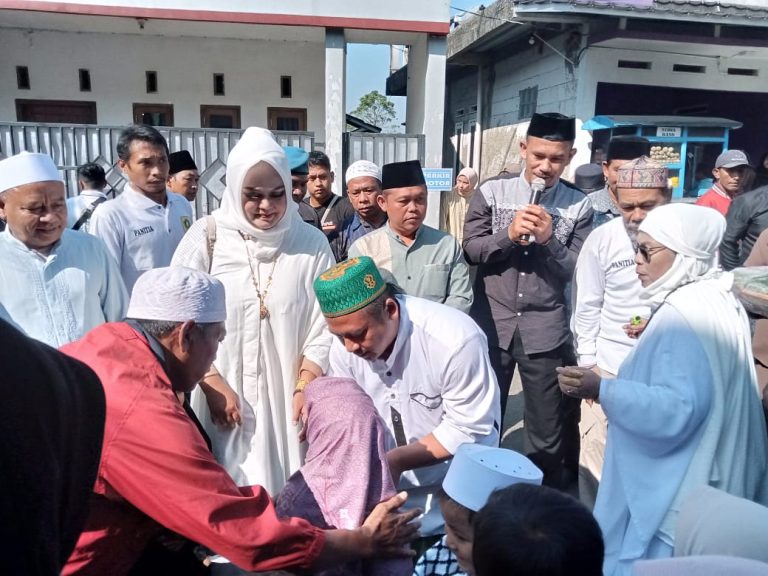 Pemdes Cimande Hilir Bahagiakan 160 Yatim