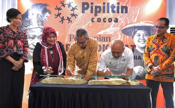 MenKopUKM Resmikan Pabrik Cokat Pipiltin di Gunung Sindur Bogor