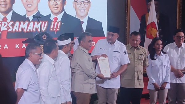 Rudy Terima SK Cabup Bogor, Iwan: Saya Fatsun dan Tak Akan Berkhianat