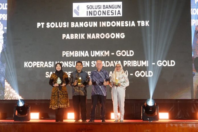 Solusi Bangun Indonesia Pabrik Narogong Raih 3 Penghargaan dari CFCD Foundation
