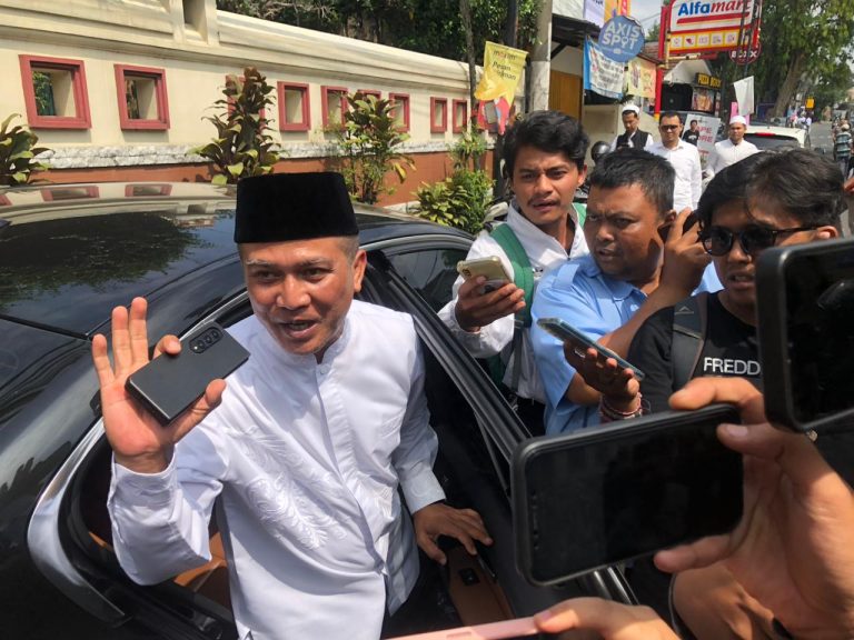 Jenazah Wapres RI ke-9 Hamzah Haz Dimakamkan di Cisarua Bogor