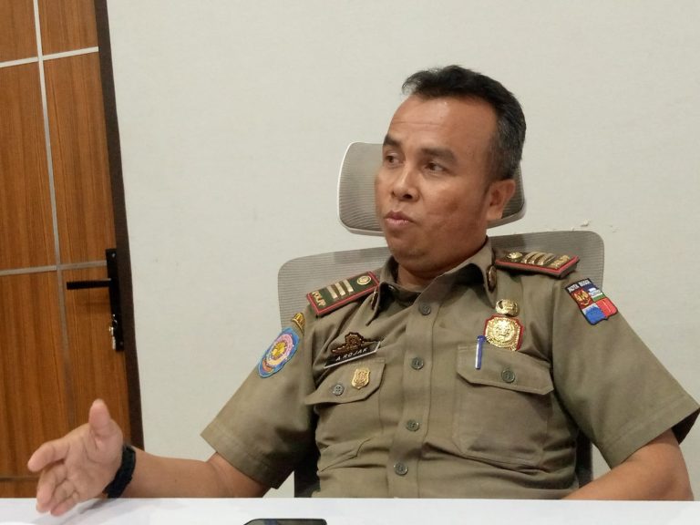 Satpol PP Kota Bogor Tegas Menindak Pelanggar Kawasan Tanpa Rokok di Alun-Alun