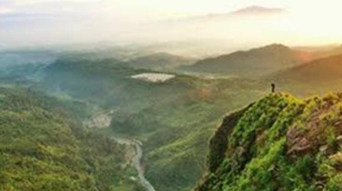 20 Tempat Trekking di Bogor Paling Terkenal Dengan Keindahan Alammya