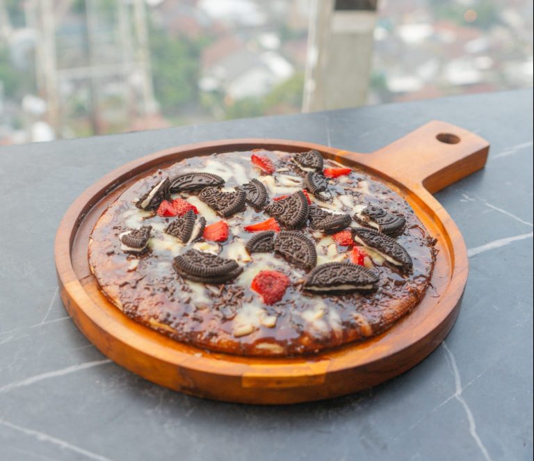 Ada Pizza Paling ‘Worth It’ di Koersi Sky Café Bogor, Dijamin Nagih!