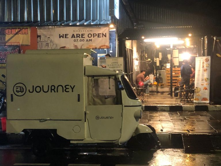 Journey Coffee, Tempat Ngopi Unik Dengan Konsep Bemo di Pakansari Bogor