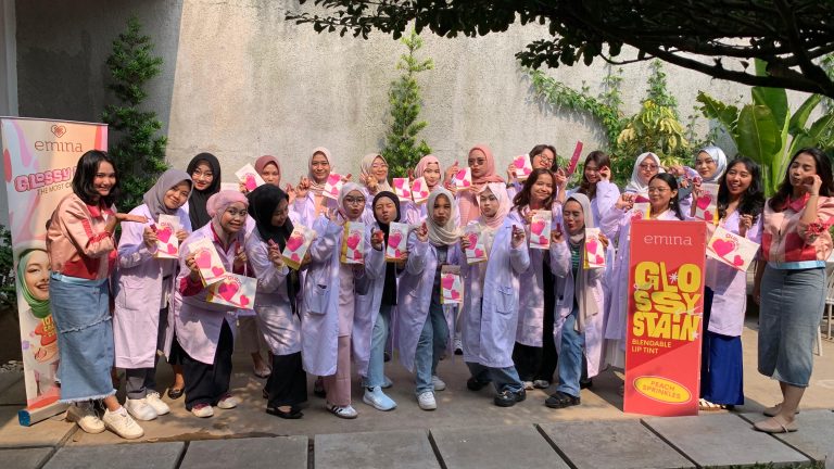 Kolaborasi Kelas Meraki, Emina Cosmetic Bogor dan Sedari Coffee Gelar Workshop Kosmetik