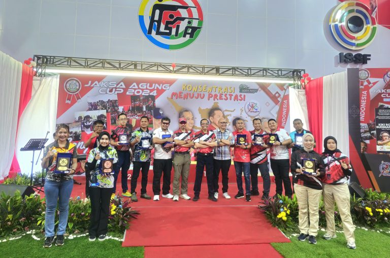 Team IPSC PERBAKIN Kota Bogor Sabet Juara di Kejurnas Menembak Adhyaksa SC – Kejaksaan Agung Republik Indonesia Cup 2024 : Pasangan Suami Istri Bawa Pulang Dua Trophi