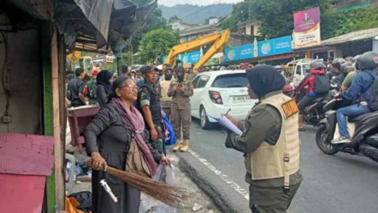 Pemkab Bogor Lanjutkan Pembongkaran di Kawasan Puncak Senin 26 Agustus 2024. Awas Macet!