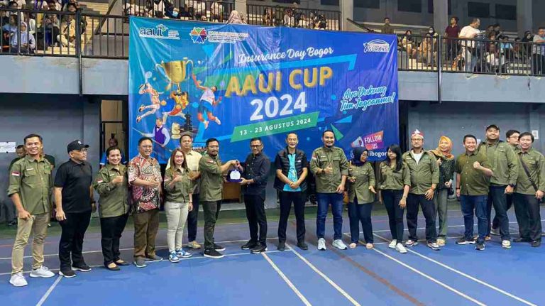 Pj Walikota Bogor Buka Turnamen Badminton Peringati Insurance Day 2024