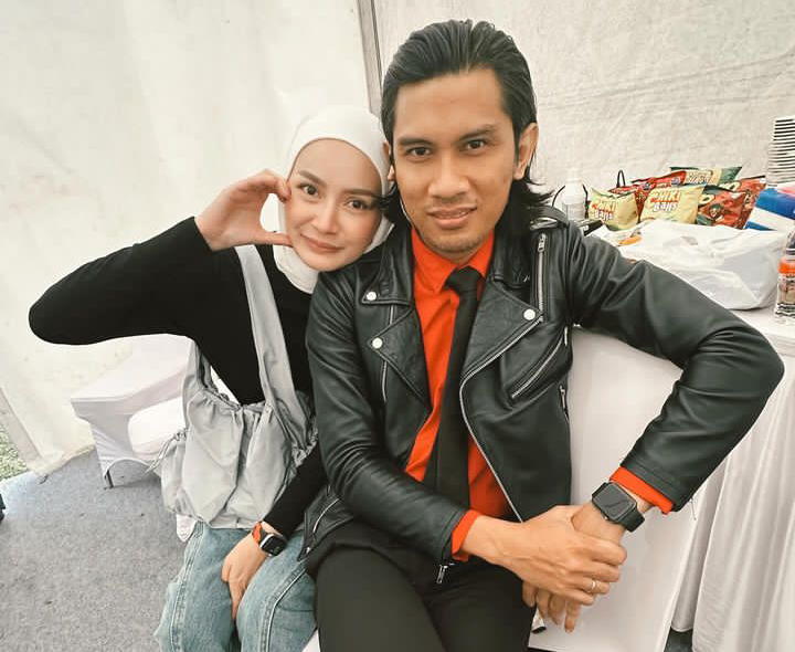 Sang Istri Kabarkan Kondisi Tria The Changcuters Usai Pingsan di Panggung