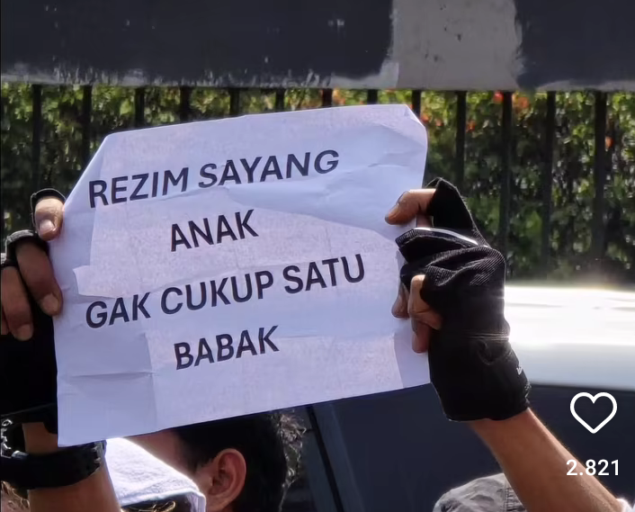 Demo Darurat Indonesia, Ribuan Mahasiswa hingga Komika Demo di Depan Gedung DPR