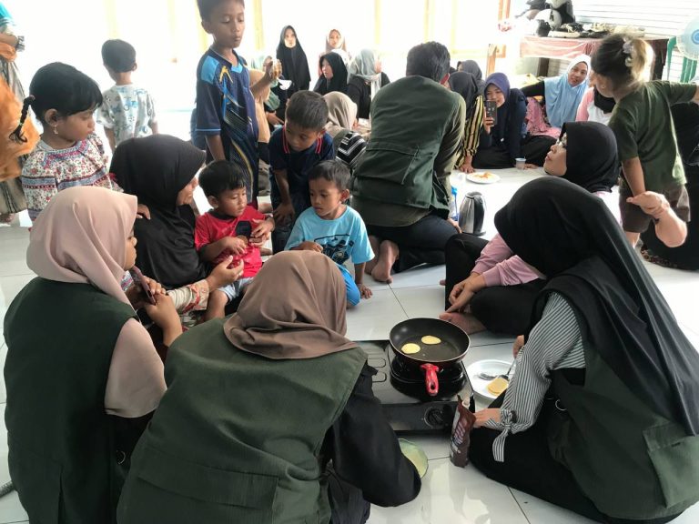 Mahasiswa KKM IUQI Bogor Perangi Stunting dengan PANTING