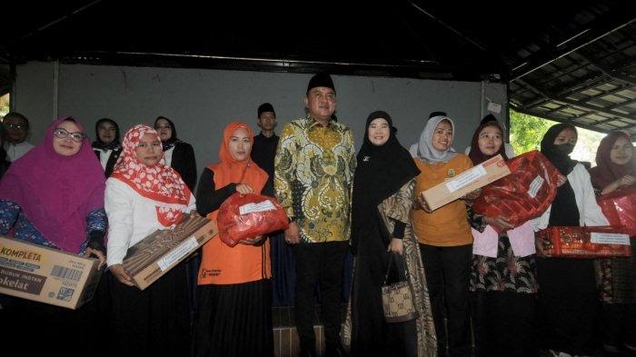 Rudy Susmanto Beri Bantuan di 10 Desa Pamijahan: Fokus pada Kampung Ramah Lingkungan