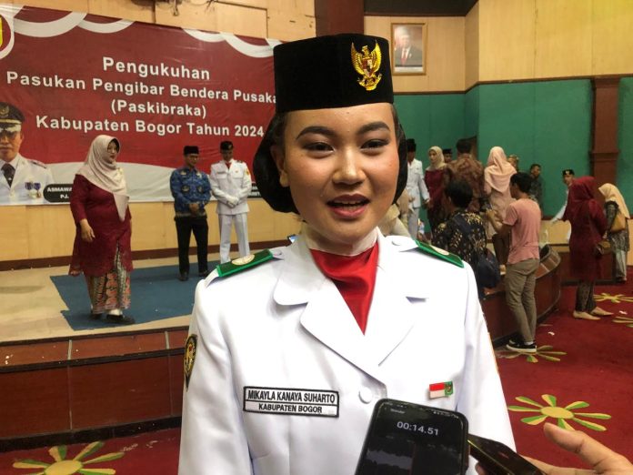 Baki Bendera Merah Putih Mikayla