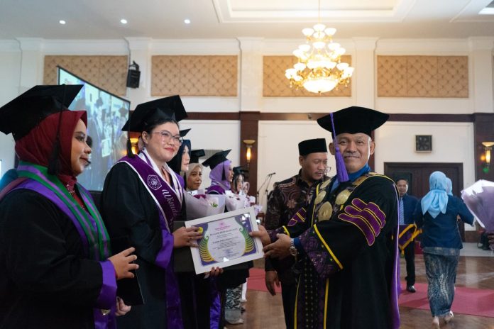 Wisuda Unpak