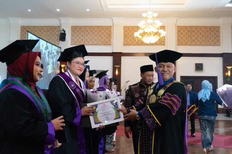 Wisuda Gelombang II Unpak: 799 Mahasiswa Lulus dengan Prestasi Gemilang