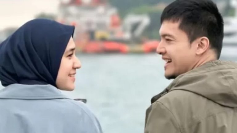 Dhini Aminarti dan Dimas Seto Cerai? Benarkah?