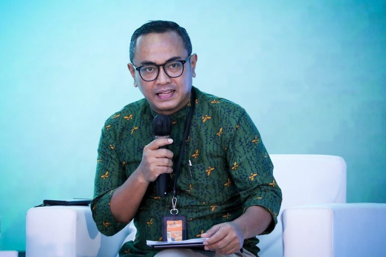 Direktur Utama Smesco Indonesia Wientor Rah Mada menjelaskan, pameran ini menggugah pengrajin muda produk kriya mitra Smesco untuk turut serta berkomitmen meneruskan seni kerajinan warisan leluhur.