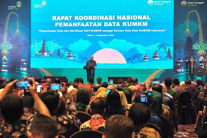 MenkopUKM Teten Masduki saat Rapat Koordinasi Nasional (Rakornas) Pemanfaatan Data KUMKM di Bali, Selasa (03/09).