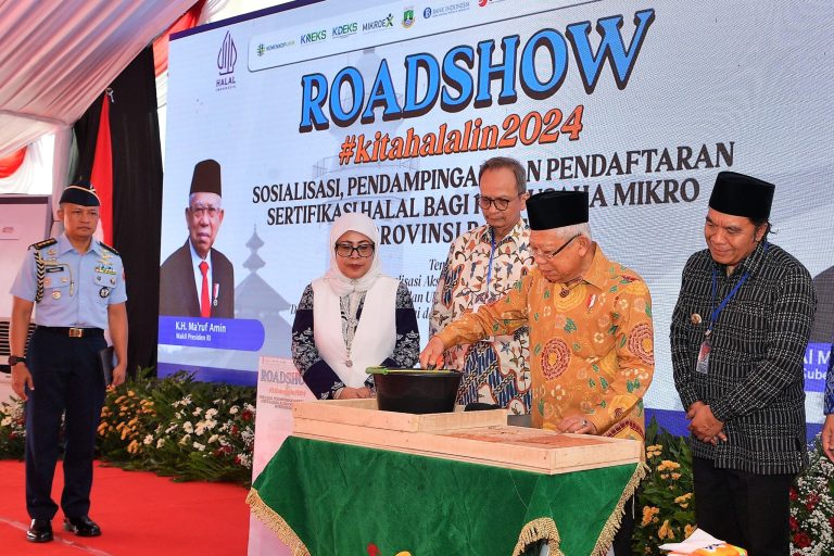 KemenkopUKm Tuntaskan Program #kitahalalin2024 Percepat Sertifikasi Halal Usaha Mikro