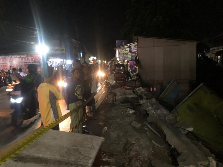 Tanah Longsor Terjang 5 Kios di Bojonggede Bogor, Warga Ungkap Detik Detik Kejadian