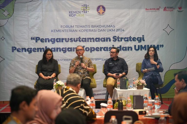 KemenKopUKM Rilis 7 Buku Serial Pengarusutamaan Strategi Pengembangan Koperasi dan UMKM