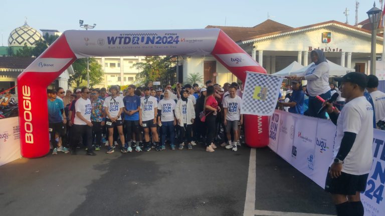 Semarak Hari Pariwisata Dunia, Ratusan Pelari Meriahkan ‘World Tourism Day Run 2024’