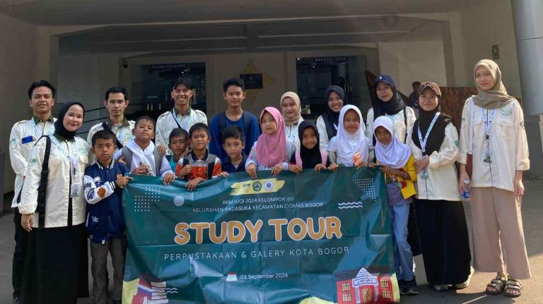 KKN IUQI Kelurahan Padasuka Ajak Anak-anak Study Tour Ke Perpustakaan Kota Bogor