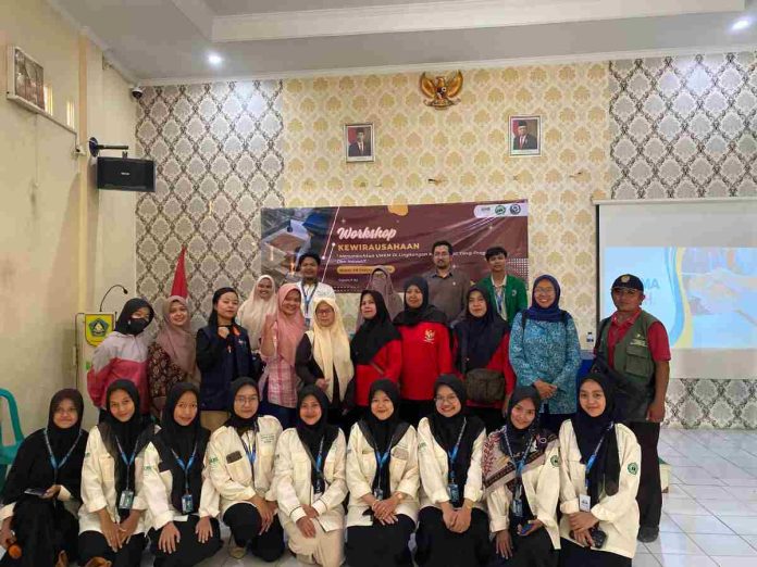 Mahasiswa IUQI Bogor Gelar Workshop Pengembangan UMKM di Desa Bojong Rangkas