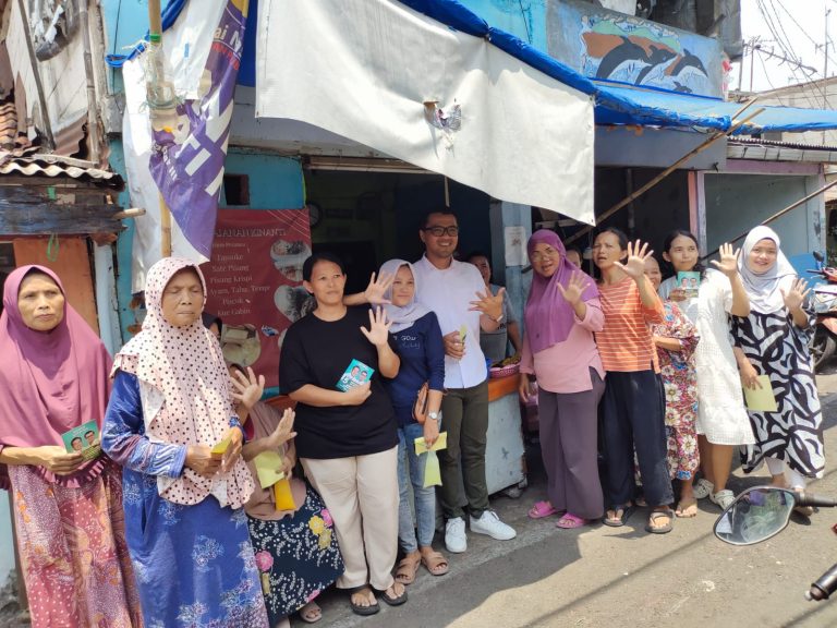 Door to door Sapa Warga Babakan Pasar, Eka Maulana Siapkan Program Bantu UMKM