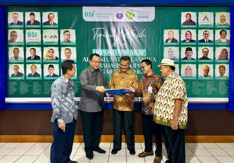 Lewat BSI Deposito Wakaf Seri 1-Alumni IPB, BSI dan IPB University Perkuat Kolaborasi Bantu Mahasiswa Kurang Mampu