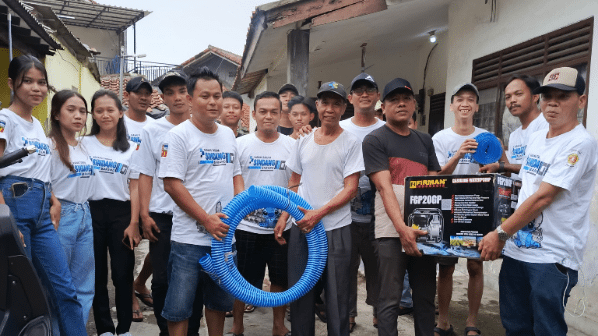 Karang Taruna Kelurahan Sindang Barang  Berikan Hibah Peralatan untuk Masyarakat