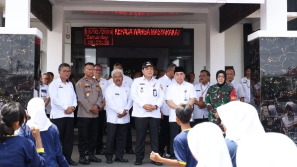 Kunjungi Ciomas dan Tamansari, Pj. Bupati Bogor Sampaikan Tiga Misi Utama Kabupaten Bogor