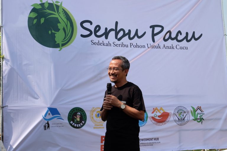 Solusi Bangun Indonesia Pabrik Narogong Gandeng Koperasi untuk Giatkan Inisiatif Dekarbonisasi dan Pemberdayaan Masyarakat