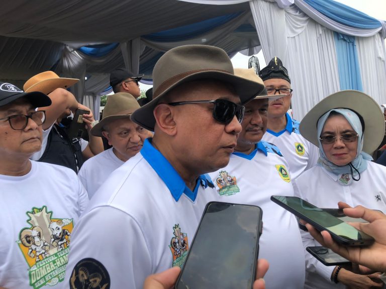 Menteri Koperasi dan UMKM Apresiasi Festival Ternak dan Adu Ketangkasan Domba