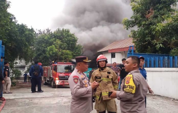 Kebakaran Pabrik Bohlam Cibinong